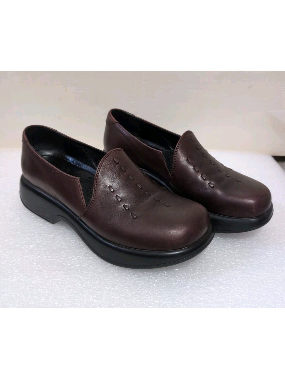 New Dansko Women’s Clogs 8.5 US Size